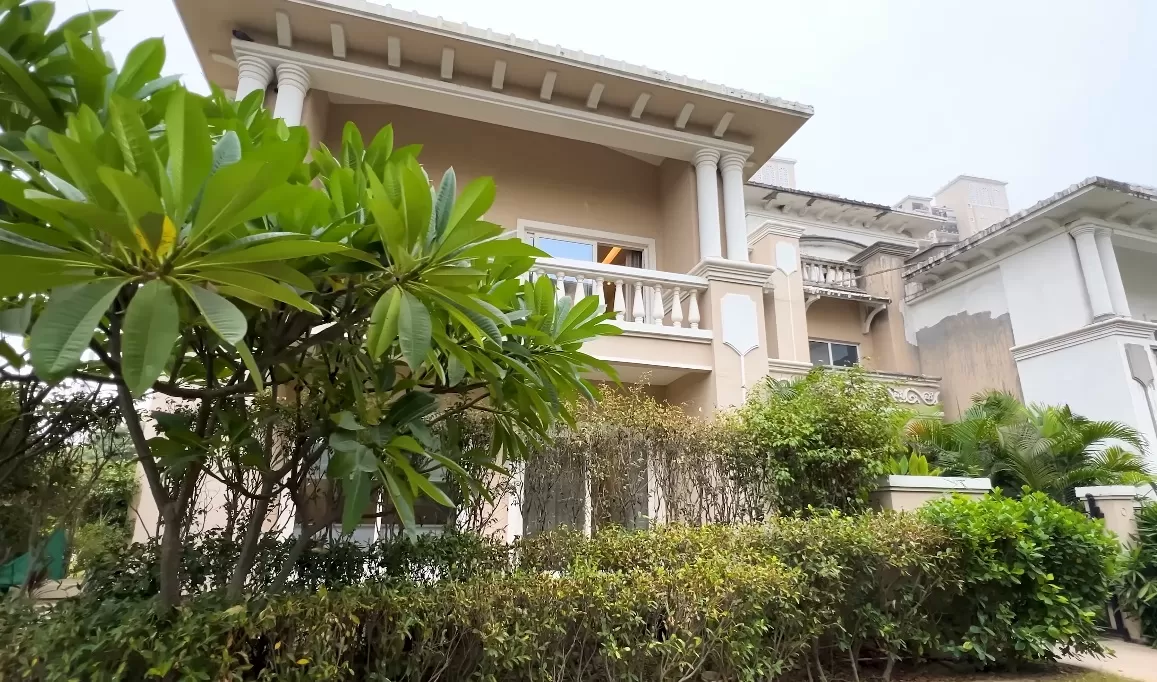 Luxury Residential 4/5 BHK Villas in Noida